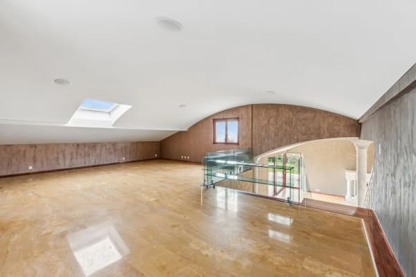 Immobilie in St-blaise - Harmonie, espace et nature ! Une villa unique à St-Blaise avec vue lac - Bild 5