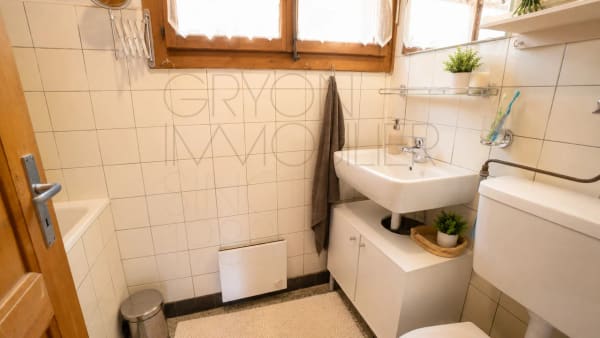 Immobilie in Gryon - Chalet de 4,5 piÃ¨ces Ã  rÃ©nover Ã  Gryon, vue et calme - Bild 8