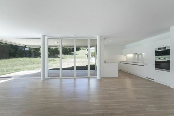 Immobilie in Bergdietikon - Moderne Eigentumswohnung mit eigenem Garten: 120 m² pures Grün - Bild 2