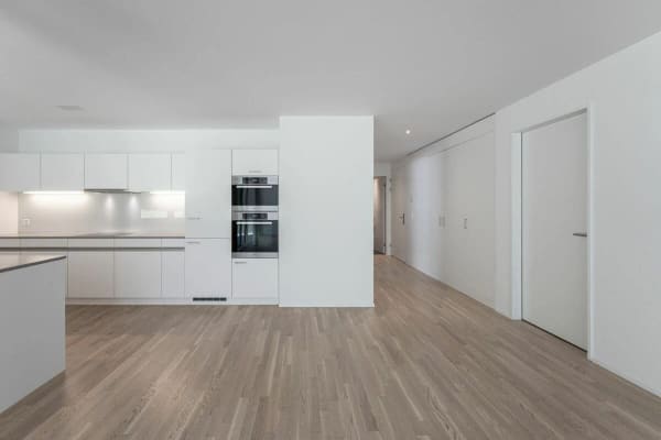 Immobilie in Bergdietikon - Moderne Eigentumswohnung mit eigenem Garten: 120 m² pures Grün - Bild 3