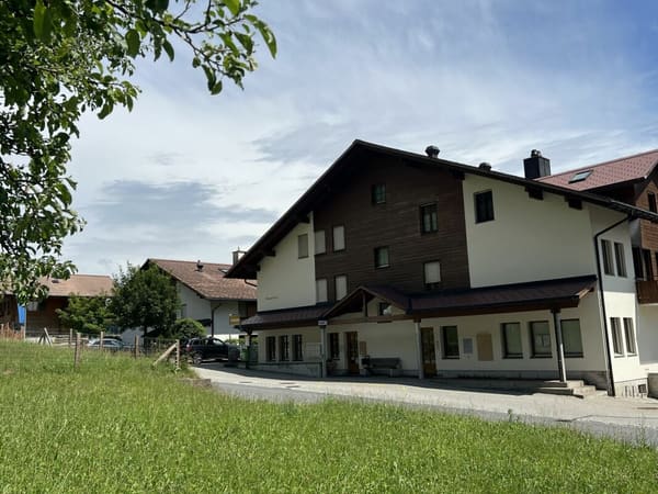 Immobilie in Beatenberg - 4.5-Zimmerwohnung 1. OG mit Seesicht im Zentrum von Beatenberg - Bild 0