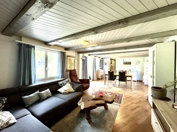Immobilie in Schönholzerswilen - Grosses freistehendes 7.5-Zimmer-Bauernhaus für Pferdeliebhaber oder Kleintierhalter! Pferdeboxen, Remise, Wald und Wiesen .... - Bild 2