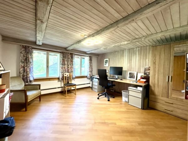 Immobilie in Schönholzerswilen - Grosses freistehendes 7.5-Zimmer-Bauernhaus für Pferdeliebhaber oder Kleintierhalter! Pferdeboxen, Remise, Wald und Wiesen .... - Bild 20