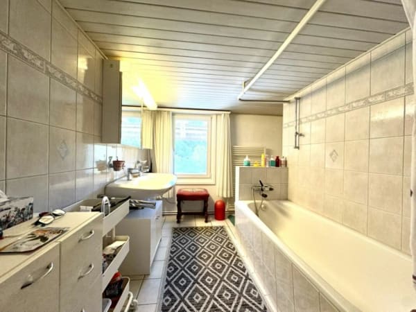 Immobilie in Schönholzerswilen - Grosses freistehendes 7.5-Zimmer-Bauernhaus für Pferdeliebhaber oder Kleintierhalter! Pferdeboxen, Remise, Wald und Wiesen .... - Bild 21