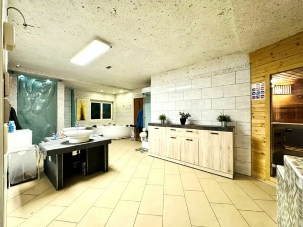 Immobilie in Schönholzerswilen - Grosses freistehendes 7.5-Zimmer-Bauernhaus für Pferdeliebhaber oder Kleintierhalter! Pferdeboxen, Remise, Wald und Wiesen .... - Bild 24