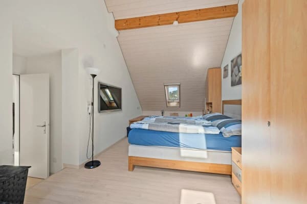 Immobilie in Duggingen - Grosszügiges 6.5-Zimmer Einfamilienhaus mit Pool & Wintergarten - Bild 11