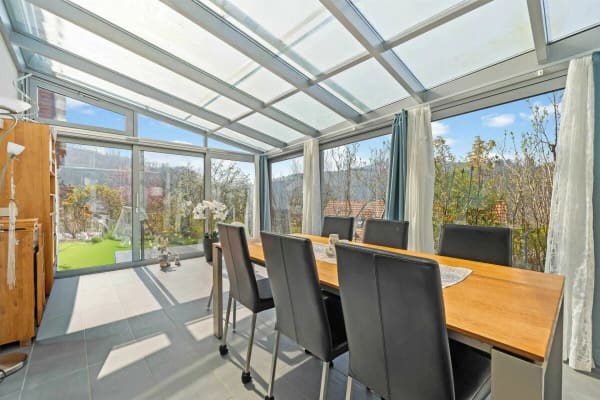 Immobilie in Duggingen - Grosszügiges 6.5-Zimmer Einfamilienhaus mit Pool & Wintergarten - Bild 4