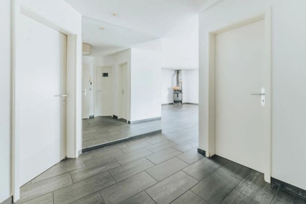 Immobilie in Lotzwil - Helle 4.5 Zimmer Eigentumswohnung mit gedecktem Balkon - Bild 12