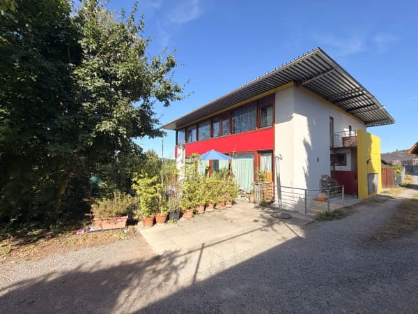 Immobilie in Zetzwil - DoppeleinfamilienhaushÃ¤lfte mit raumhohen Fenstern und vielseitigem Nutzungspotenzial - Bild 1