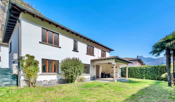 Immobilie in Figino - VILLA IM MEDITERRANEN STIL, NUR EINEN STEINWURF VOM SEE UND DEM FIGINO-PARK ENTFERNT - Bild 0