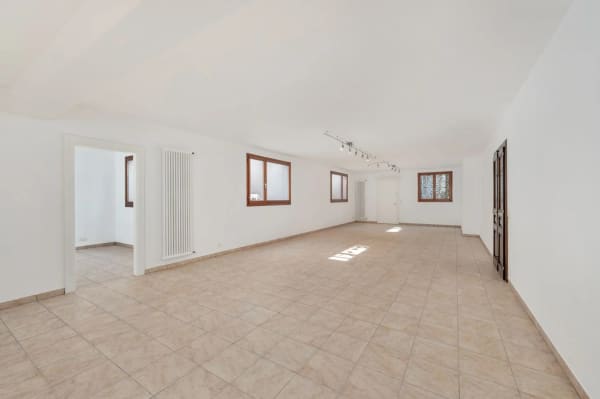Immobilie in Figino - VILLA IM MEDITERRANEN STIL, NUR EINEN STEINWURF VOM SEE UND DEM FIGINO-PARK ENTFERNT - Bild 1