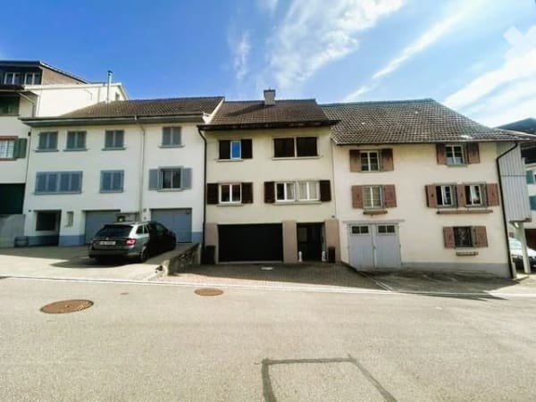 Immobilie in Wilchingen - Charmantes 5-Zimmer-Reihenhaus mit Dachterrasse und Doppelgarage in Wilchingen - Bild 0