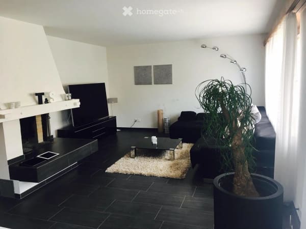 Immobilie in Wilchingen - Charmantes 5-Zimmer-Reihenhaus mit Dachterrasse und Doppelgarage in Wilchingen - Bild 2