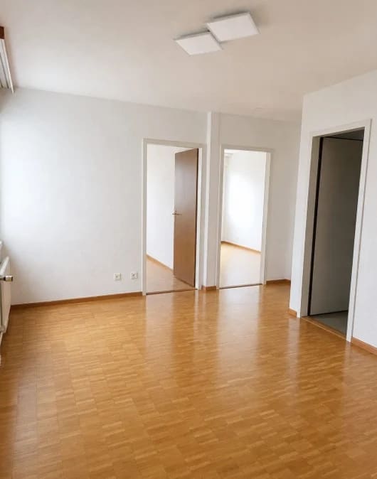 Immobilie in Volketswil - Helle 5.5-Zimmer-Wohnung mit Weitsicht im Zentrum von Volketswil - Bild 3