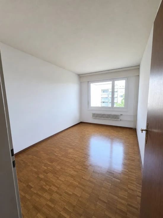 Immobilie in Volketswil - Helle 5.5-Zimmer-Wohnung mit Weitsicht im Zentrum von Volketswil - Bild 6