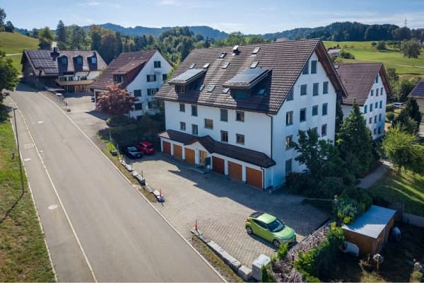 Immobilie in Bäretswil - Nachhaltig mit viel Platz und Aussicht - Bild 1