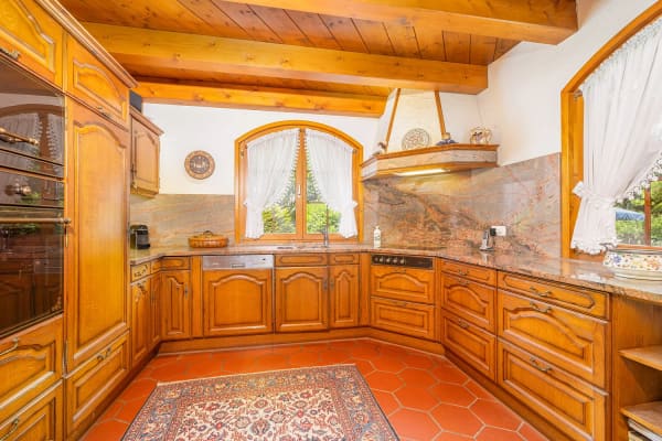 Immobilie in Schaffhausen - 6.5-Zimmer Landhaus-Villa (Dettighofen DE) nur 20 Minuten von Schaffhausen  entfernt - Bild 8