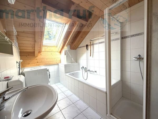 Immobilie in Heiligenschwendi - GemÃ¼tliche und charaktervolle 3.5- Zimmer Dachwohnung mit Galerie - Bild 7