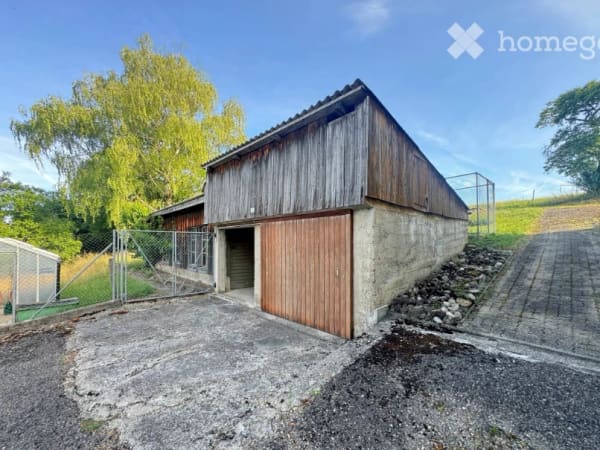 Immobilie in Hittnau - Zweifamilienhaus mit NebengebÃ¤ude und grosszÃ¼gigem Umschwung - Bild 3