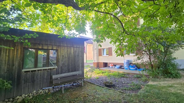 Immobilie in Weite - Wohn- und Geschäftshaus mit 2 Wohnungen und einem Coiffeursalon, Bruttorendite 4.3% - Bild 3