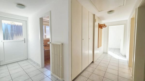 Immobilie in Weite - Wohn- und Geschäftshaus mit 2 Wohnungen und einem Coiffeursalon, Bruttorendite 4.3% - Bild 4