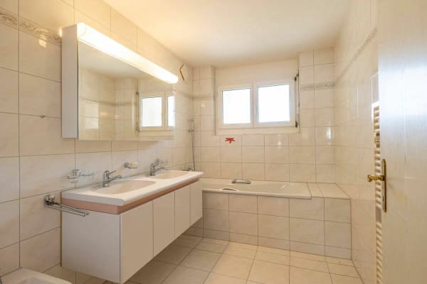 Immobilie in Wetzikon Zh - GrosszÃ¼gige 4.5-Zimmer-Wohnung - ruhig, hell und mit Blick ins GrÃ¼ne. - Bild 12