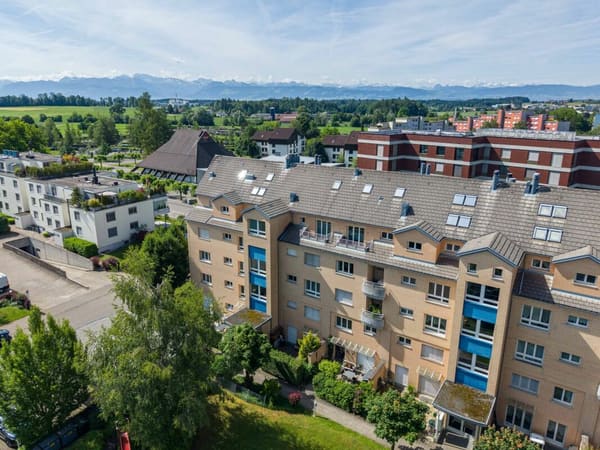 Immobilie in Wetzikon Zh - GrosszÃ¼gige 4.5-Zimmer-Wohnung - ruhig, hell und mit Blick ins GrÃ¼ne. - Bild 22