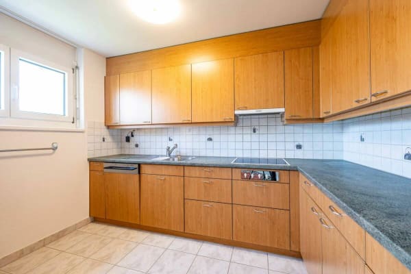 Immobilie in Wetzikon Zh - GrosszÃ¼gige 4.5-Zimmer-Wohnung - ruhig, hell und mit Blick ins GrÃ¼ne. - Bild 8