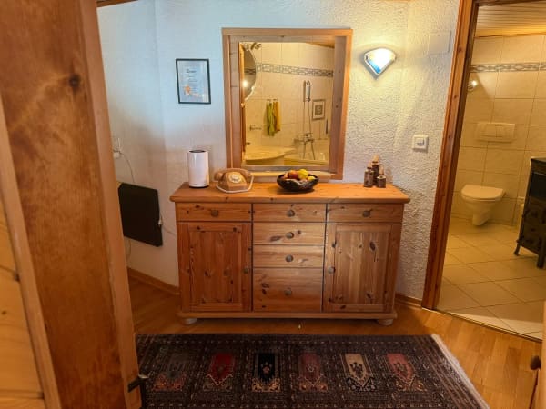 Immobilie in Niederried B. Interlaken - Einzigartiges Zuhause mit Seesicht & Charme - Wohnen, wo andere Ferien machen - Bild 20