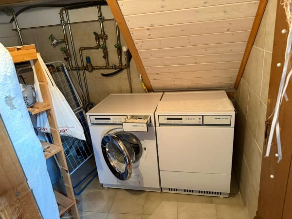 Immobilie in Niederried B. Interlaken - Einzigartiges Zuhause mit Seesicht & Charme - Wohnen, wo andere Ferien machen - Bild 23