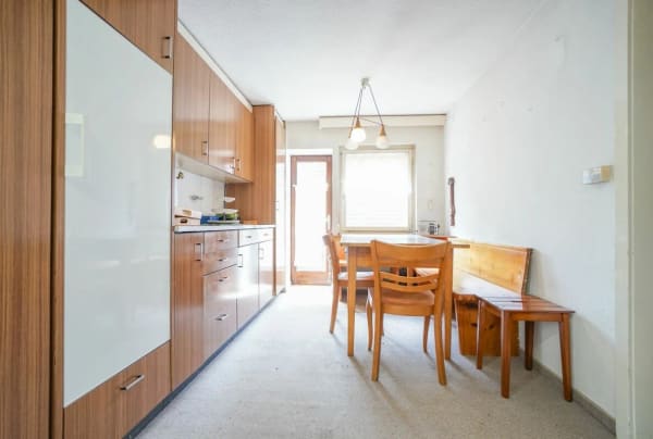 Immobilie in Beggingen - Freistehendes Einfamilienhaus - Raum für Ihre Ideen - Bild 2
