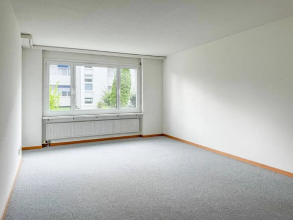 Immobilie in Remigen - 5.5-Zimmer für eigene Ideen - Bild 2