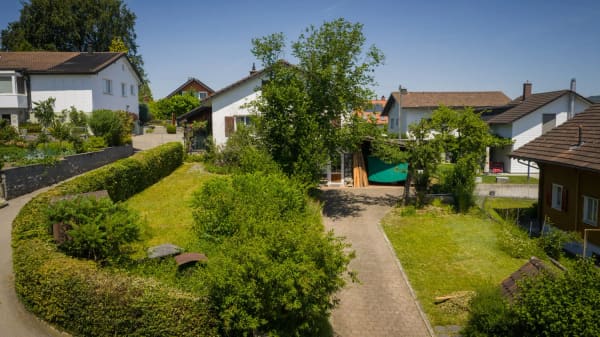 Immobilie in Wilen - BAULANDPARZELLE MIT 6-ZIMMER-EINFAMILIENHAUS AN SONNIGER WOHNLAGE - Bild 3