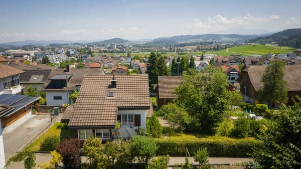 Immobilie in Wilen - BAULANDPARZELLE MIT 6-ZIMMER-EINFAMILIENHAUS AN SONNIGER WOHNLAGE - Bild 4
