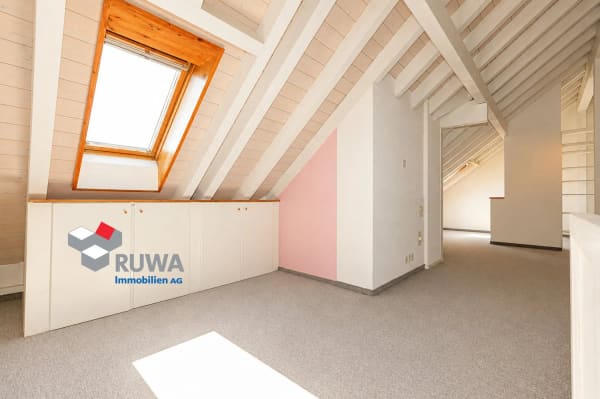 Immobilie in Rüegsau - GrosszÃ¼gige Dachwohnung mit Galerie, Lift und Balkon im RÃ¼egsauschachen - Bild 12