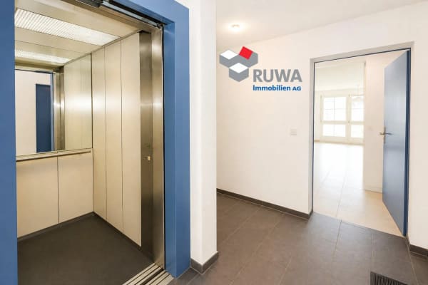 Immobilie in Rüegsau - GrosszÃ¼gige Dachwohnung mit Galerie, Lift und Balkon im RÃ¼egsauschachen - Bild 2