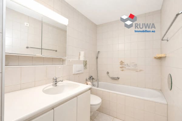 Immobilie in Rüegsau - GrosszÃ¼gige Dachwohnung mit Galerie, Lift und Balkon im RÃ¼egsauschachen - Bild 7