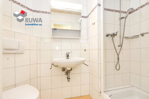 Immobilie in Rüegsau - GrosszÃ¼gige Dachwohnung mit Galerie, Lift und Balkon im RÃ¼egsauschachen - Bild 8