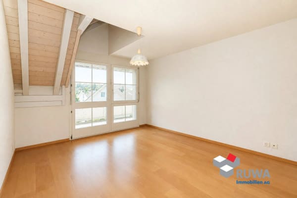 Immobilie in Rüegsau - GrosszÃ¼gige Dachwohnung mit Galerie, Lift und Balkon im RÃ¼egsauschachen - Bild 9