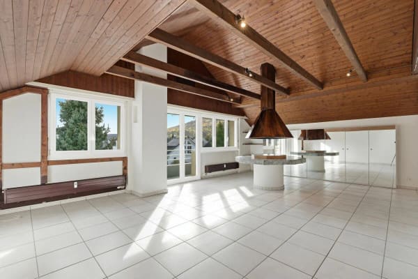 Immobilie in Ettingen - Helle 2.5 Z' Dachwohnung mit Garage und Balkon - Bild 0