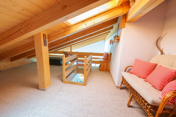 Immobilie in Trun - 2.5 Zimmer-Ferienwohnung - Alpiner Rückzugsort mit sonnigem Balkon - Bild 6