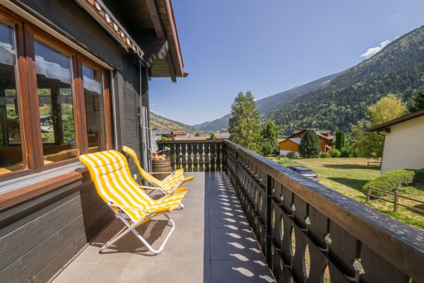 Immobilie in Trun - 2.5 Zimmer-Ferienwohnung - Alpiner Rückzugsort mit sonnigem Balkon - Bild 9