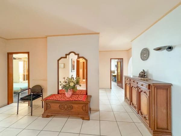 Immobilie in Ascona - Spazioso 5.5 locali con studio separato/Geräumige 5.5-Zimmerwohnung mit separatem Studio - Bild 2