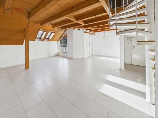 Immobilie in Ueken - Wohnen mit Weitblick-Maisonette mit Galerie u. grosszÃ¼gigem RaumgefÃ¼hl - Bild 1
