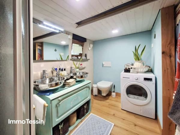 Immobilie in Claro - Gemütliches Tessiner Haus komplett renoviert an ruhiger Lage mit schönem Weitblick, Terrasse und Balkon - Bild 10