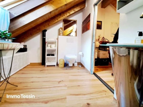 Immobilie in Claro - Gemütliches Tessiner Haus komplett renoviert an ruhiger Lage mit schönem Weitblick, Terrasse und Balkon - Bild 12