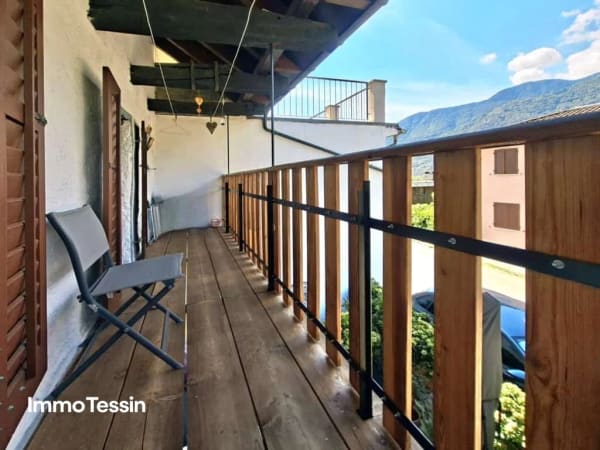 Immobilie in Claro - Gemütliches Tessiner Haus komplett renoviert an ruhiger Lage mit schönem Weitblick, Terrasse und Balkon - Bild 4