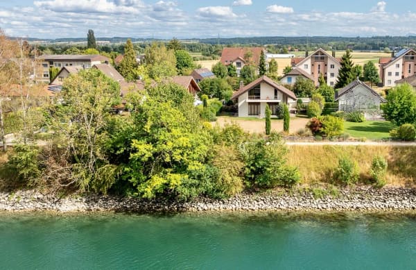 Immobilie in Schwadernau - Ein nicht alltÃ¤gliches 3.5- Zi. SchmuckstÃ¼ck am Nidau-BÃ¼ren Kanal! - Bild 0
