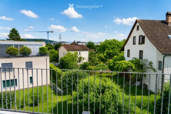 Immobilie in Glattbrugg - Exklusive 4.5-Zi.-Attika | 66 m² Wohnbereich | 25 m² Terrasse | 2 TG-Plätze - Bild 1