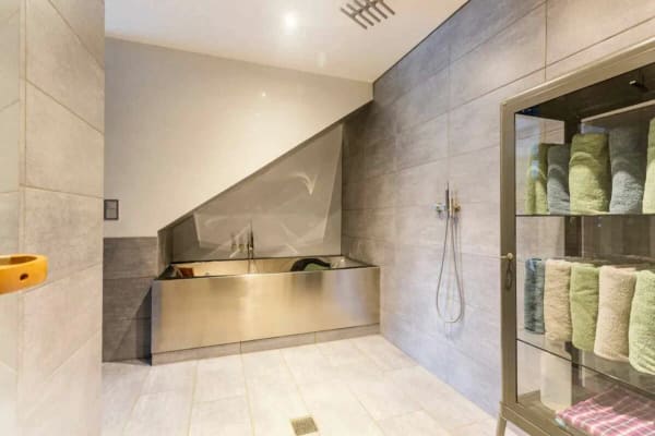 Immobilie in Dättlikon - Elegante 10-Zimmer Villa mit aussergewöhnlicher Architektur - Bild 34
